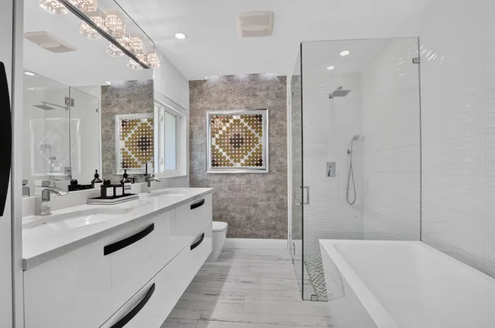 PRIMARY BATH VIEW