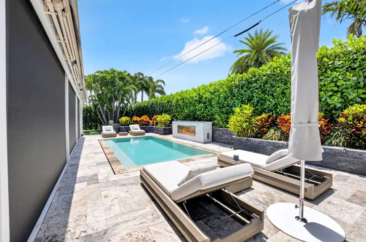 POOL/BACKYARD VIEW