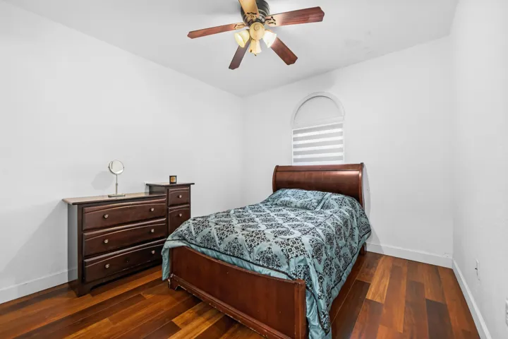 Bedroom 2 (first floor)