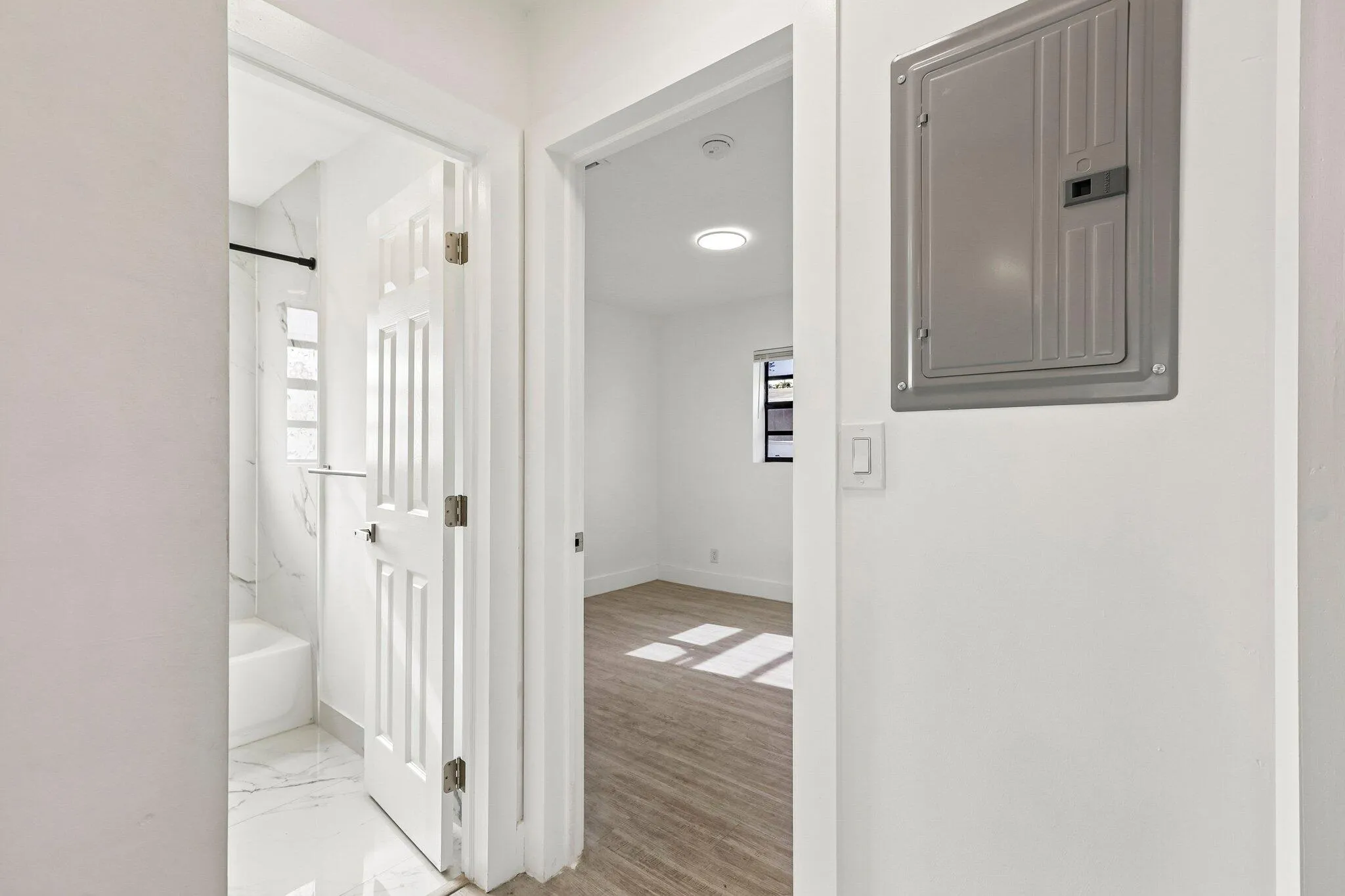 19-web-or-mls-NW 19th Ave-S1607-019