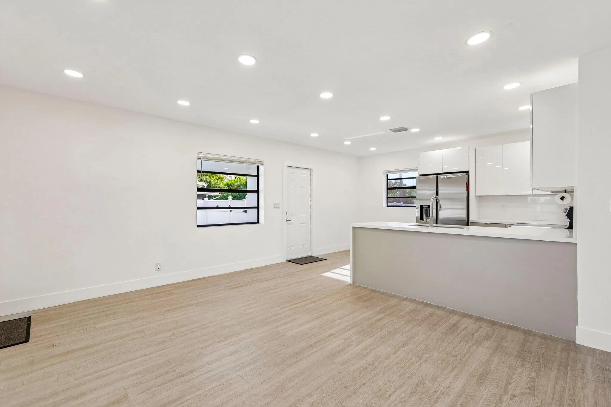 11-web-or-mls-NW 19th Ave-S1607-011