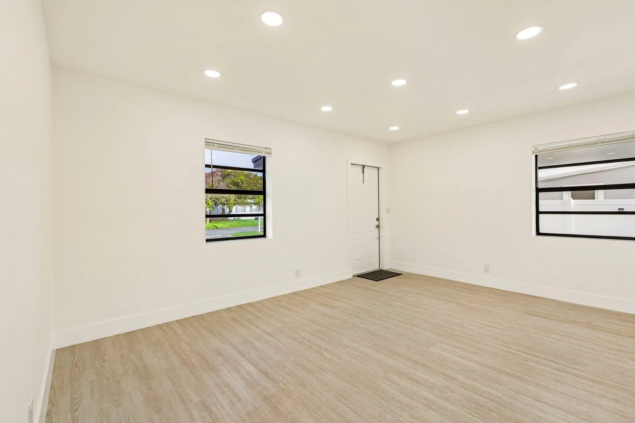 20-web-or-mls-NW 19th Ave-S1607-020