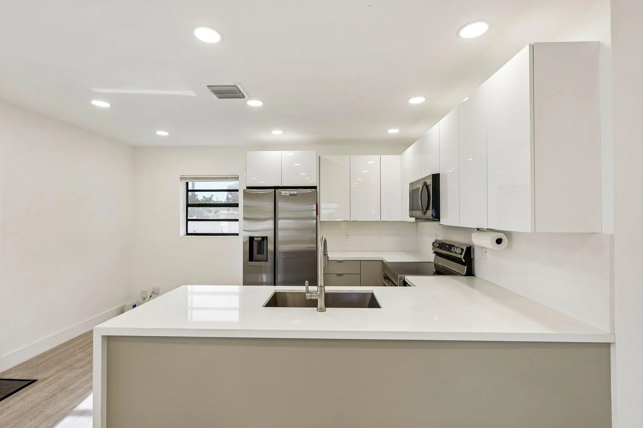 12-web-or-mls-NW 19th Ave-S1607-012