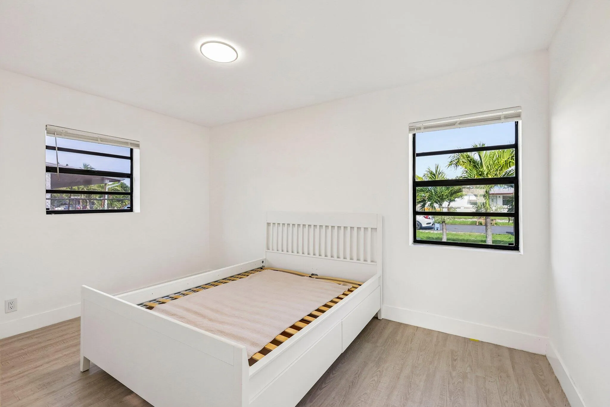 22-web-or-mls-NW 19th Ave-S1607-022
