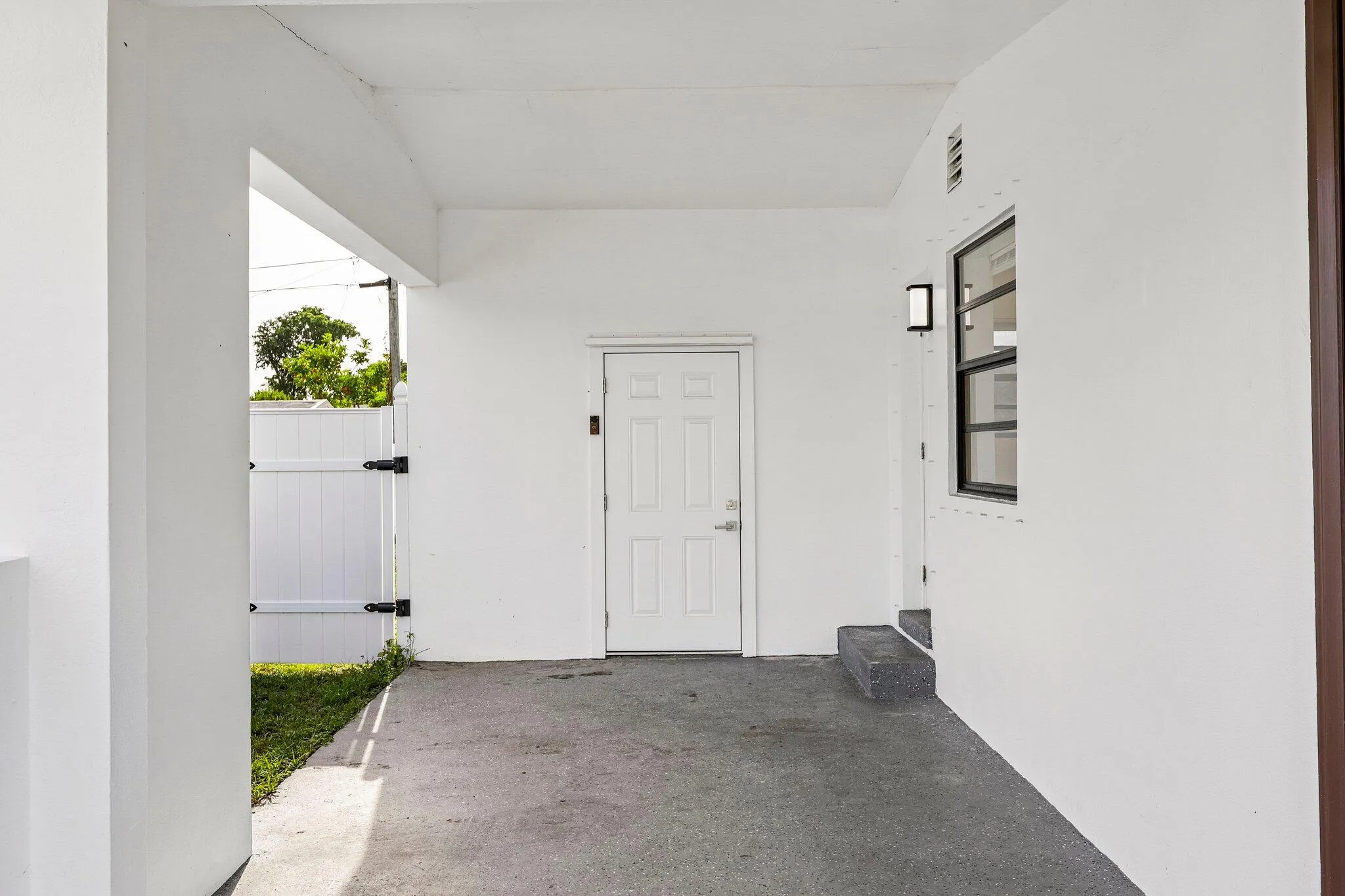 8-web-or-mls-NW 19th Ave-S1607-008