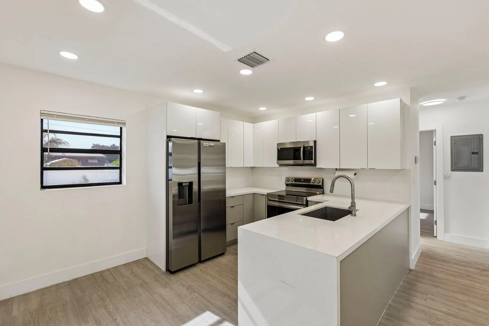 13-web-or-mls-NW 19th Ave-S1607-013