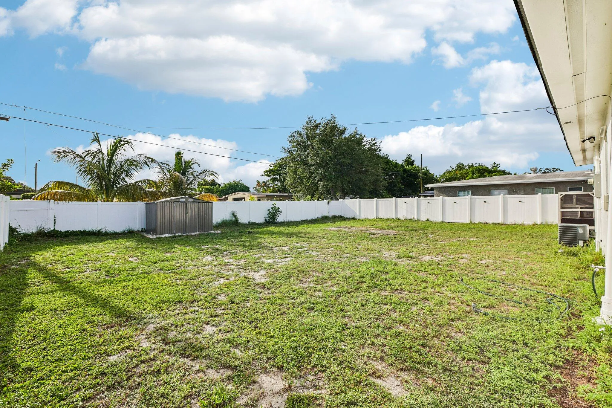 33-web-or-mls-NW 19th Ave-S1607-033