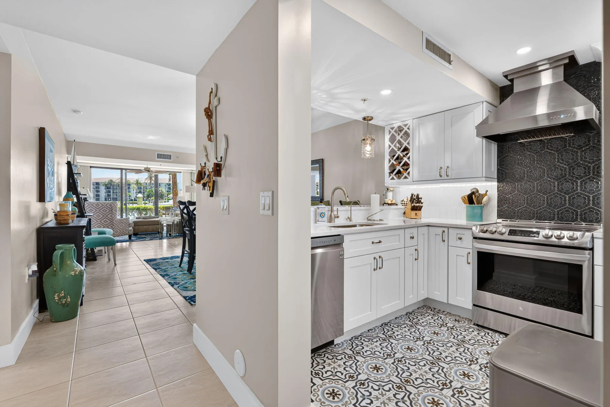 Kitchen / Dinning
