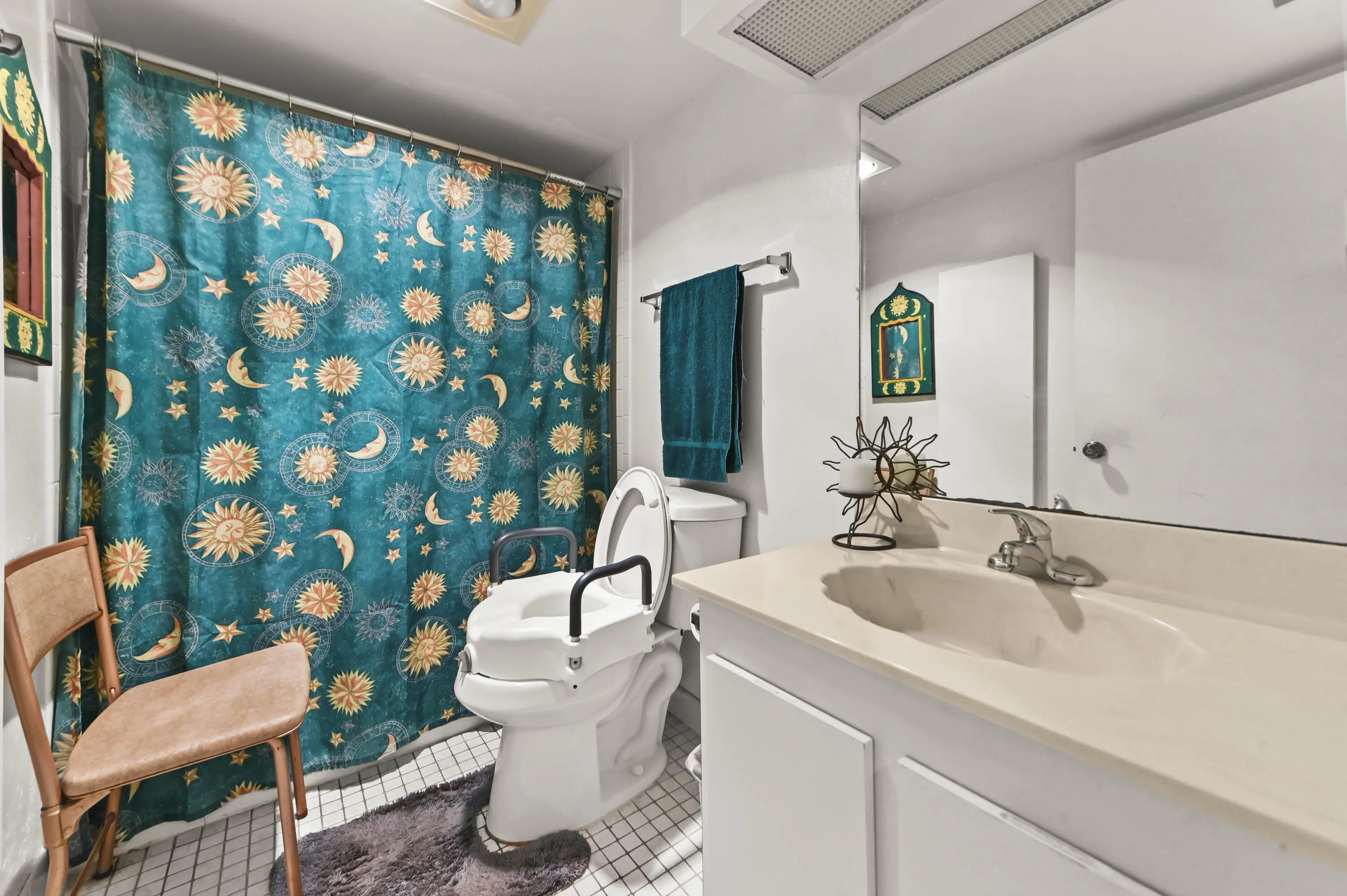 21 Bathroom08