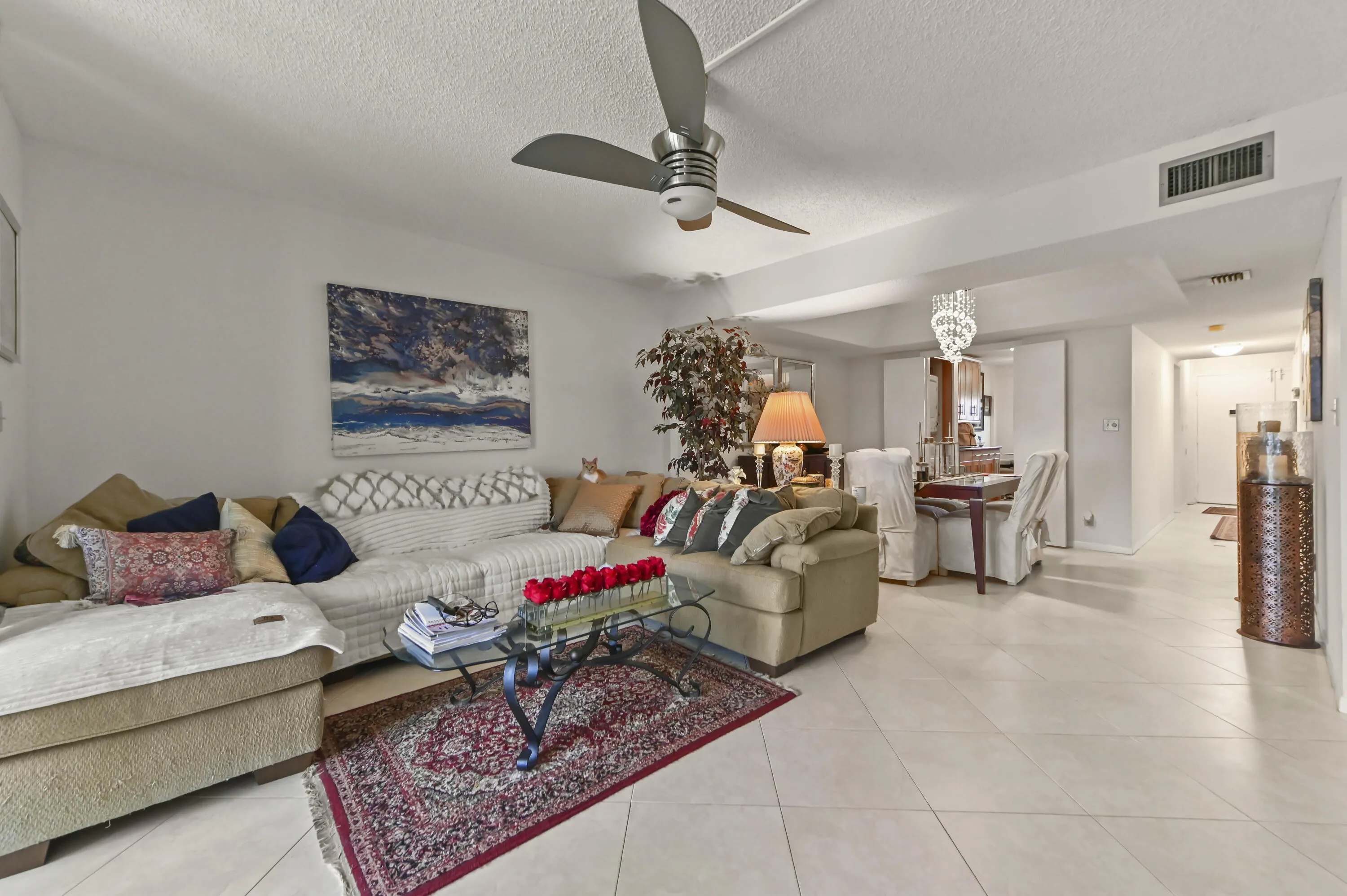 06 Living Room 04
