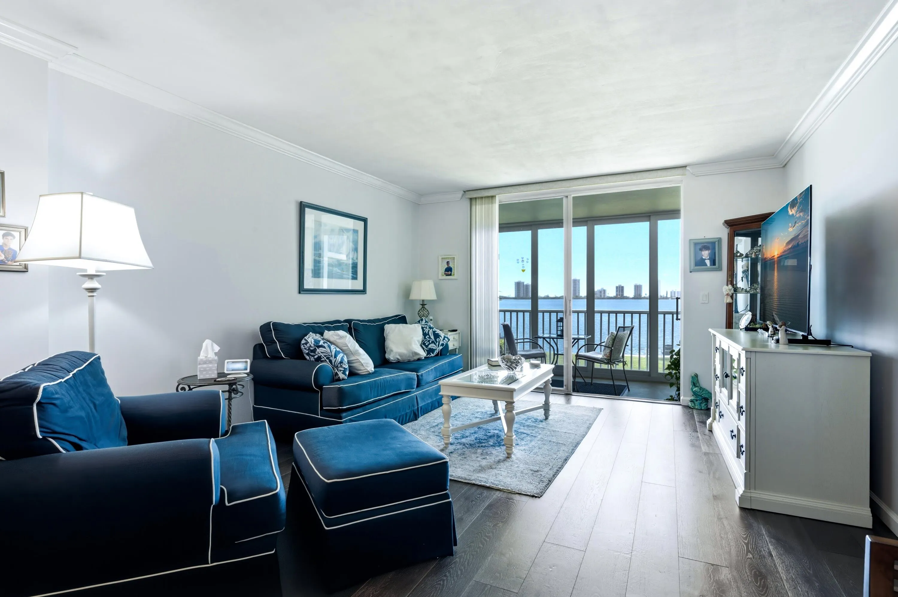 Living With View
