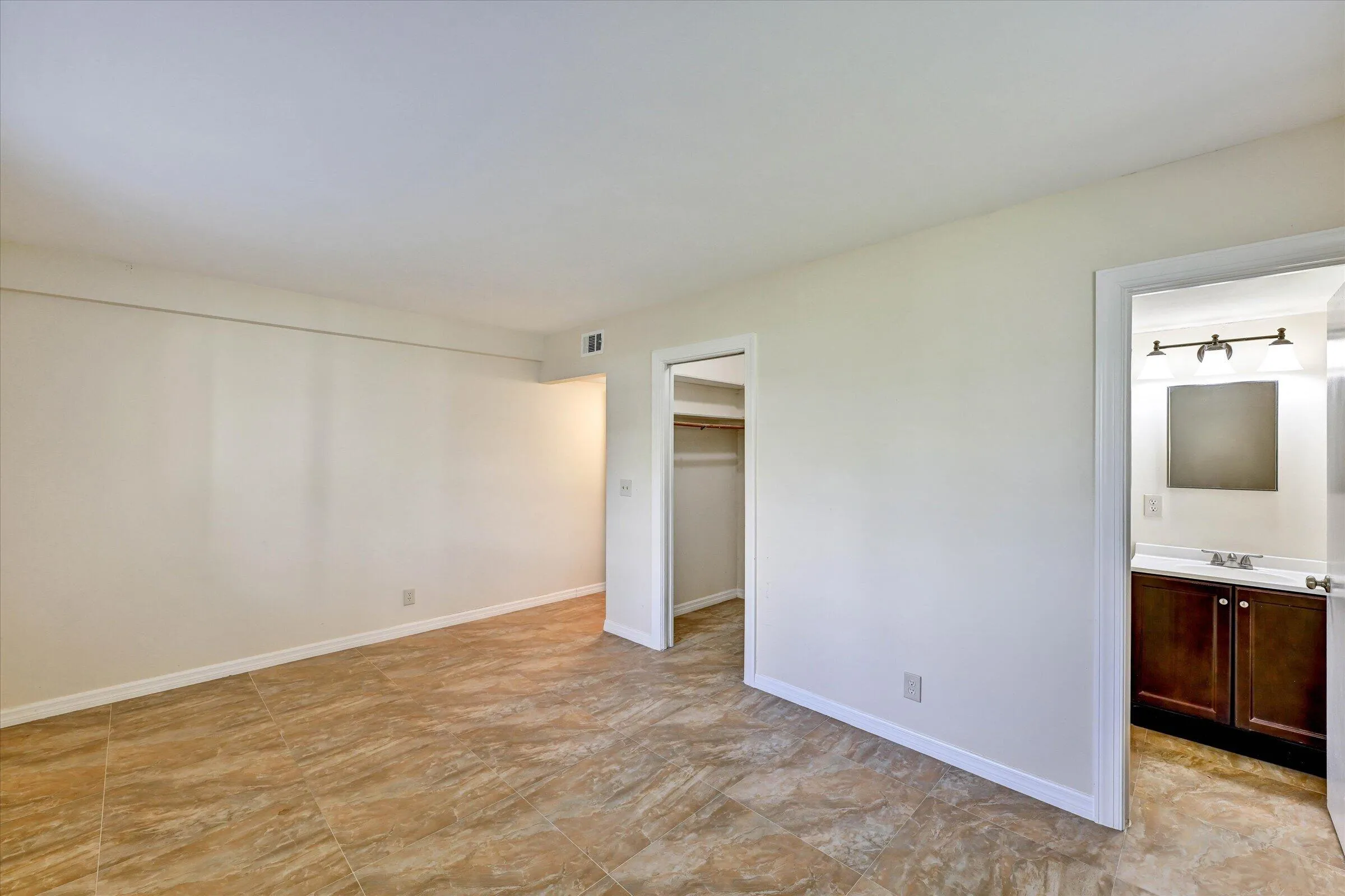 12-404 Fern St 3A-12