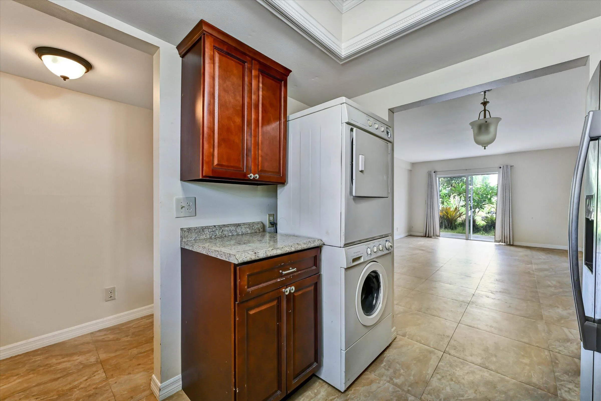 09-404 Fern St 3A-9