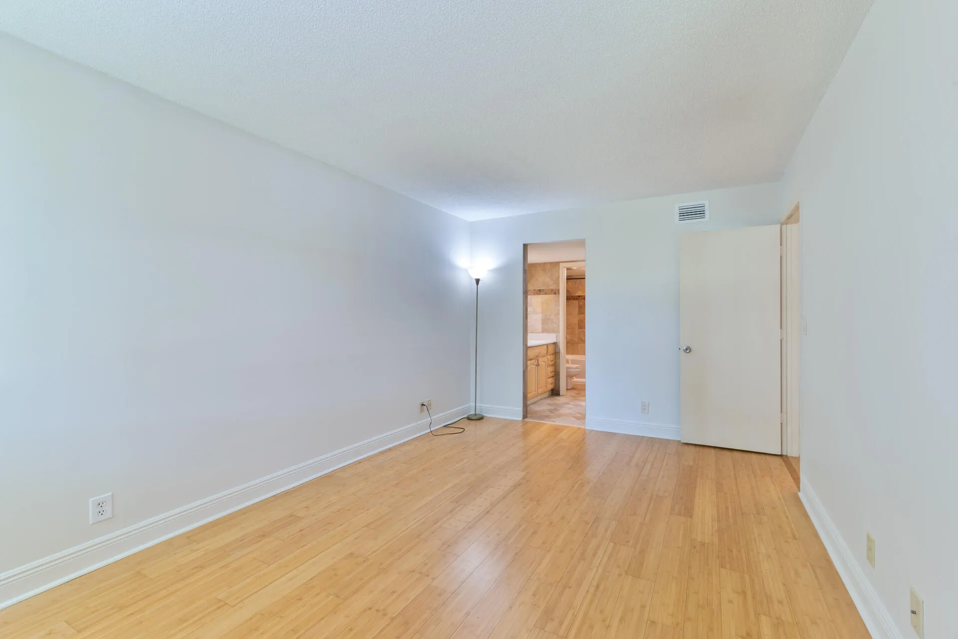 20260715 - 225 SE 10th St Unit 11D - MR-