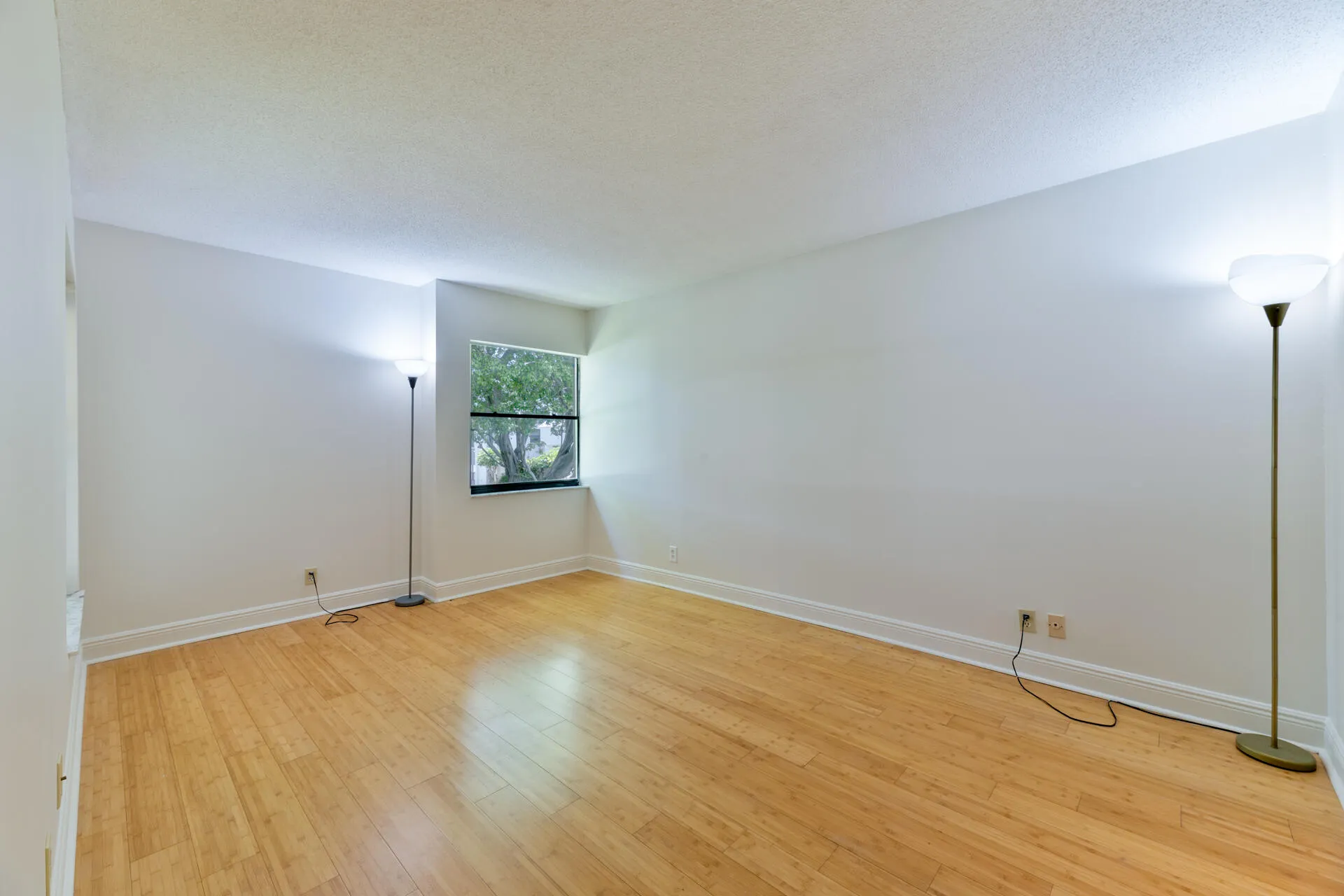 20260715 - 225 SE 10th St Unit 11D - MR-