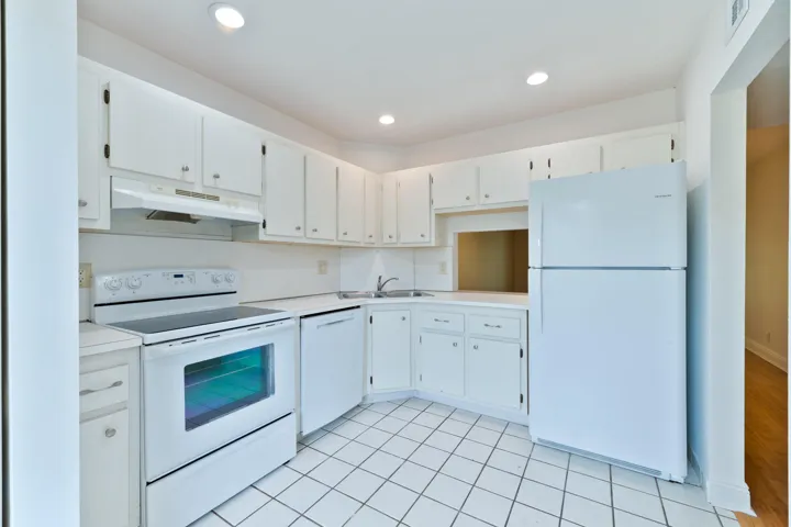 20260715 - 225 SE 10th St Unit 11D - MR-