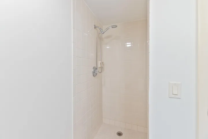 20260715 - 225 SE 10th St Unit 11D - MR-