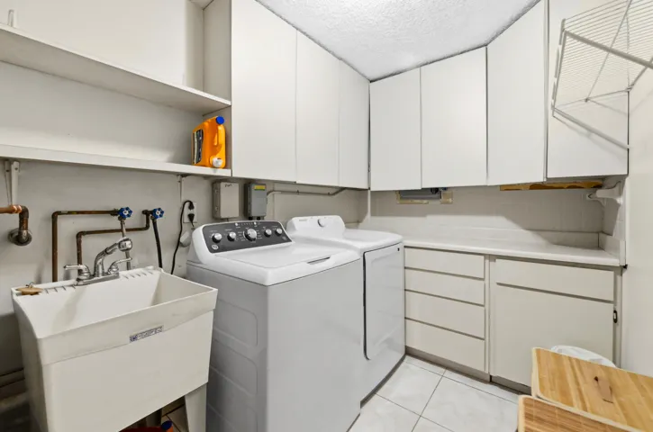 15 Laundry room 01