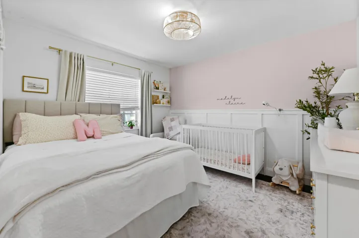17 Bedroom 01