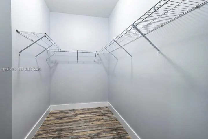 Walking closet