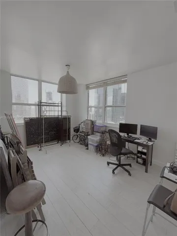 Bedroom /office