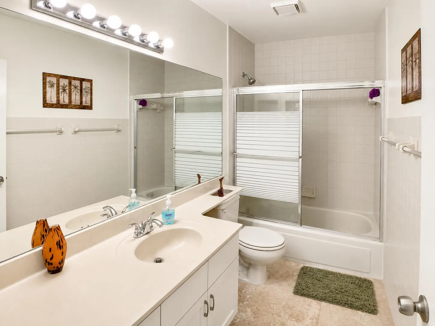 Hall Bathroom Upstairs