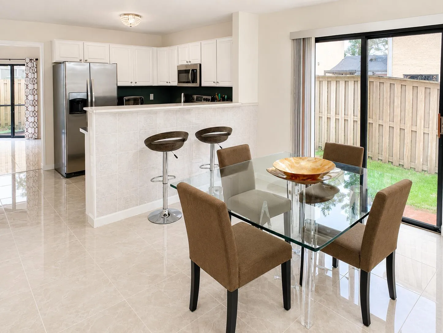 Breakfast Nook and Bar with Kitchen