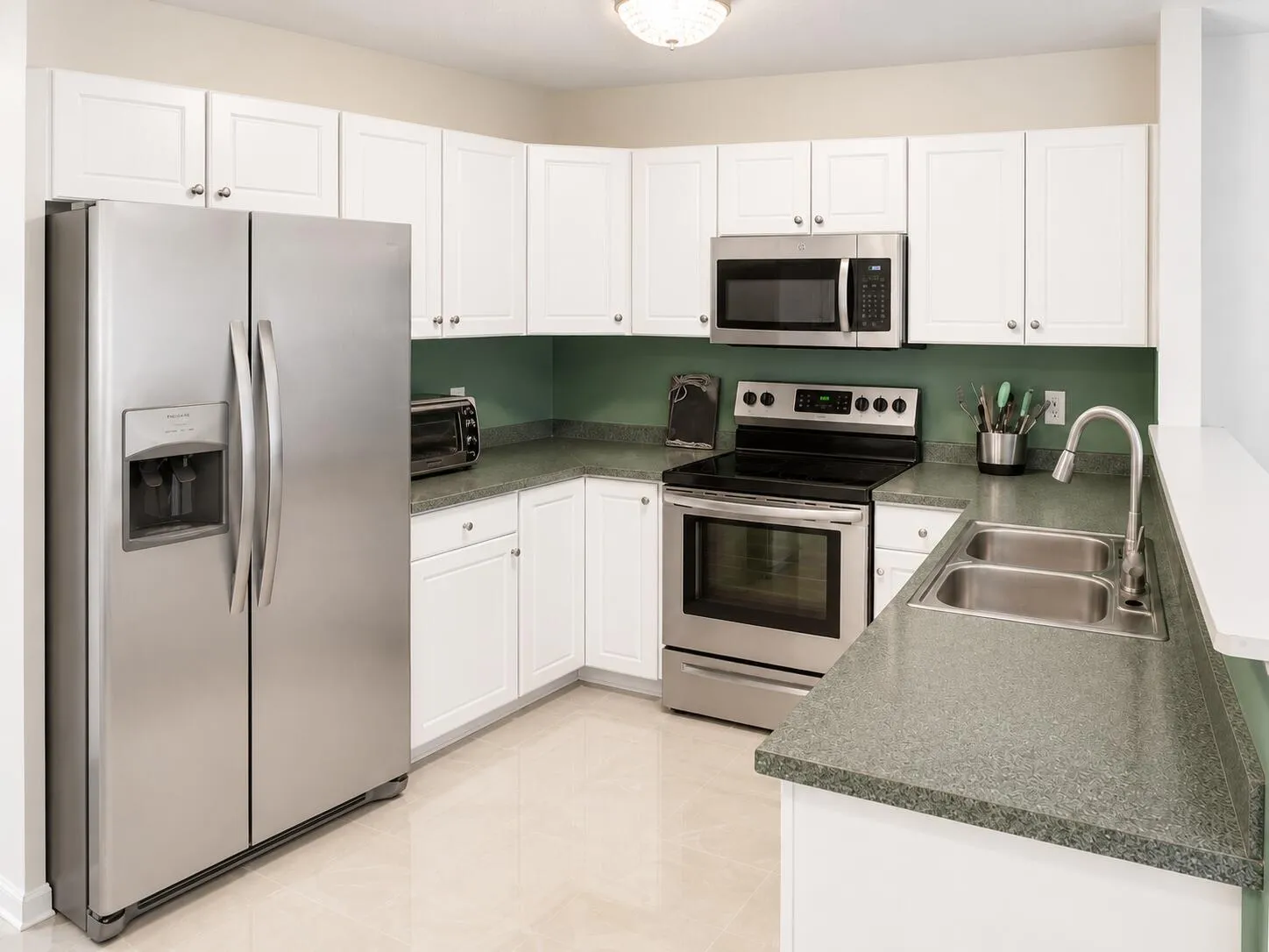 Kitchen, Stainless Steel Appliances