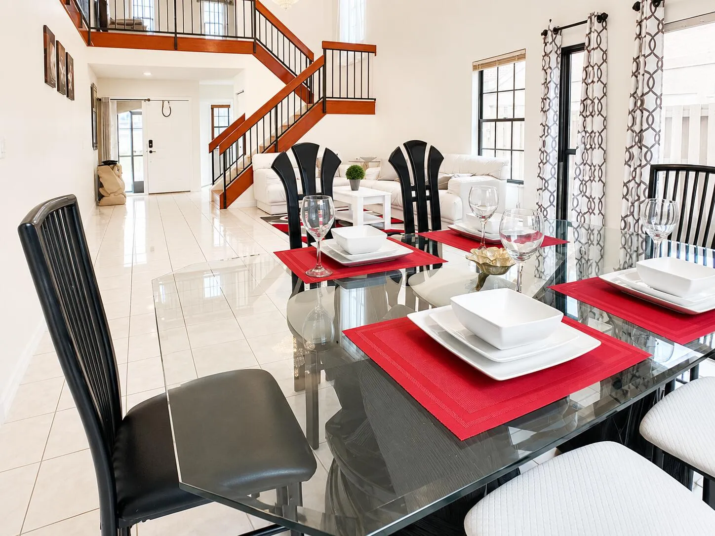 Breakfast Nook and Slider to Outside