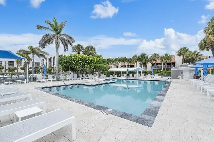 YR Main Pool (2)