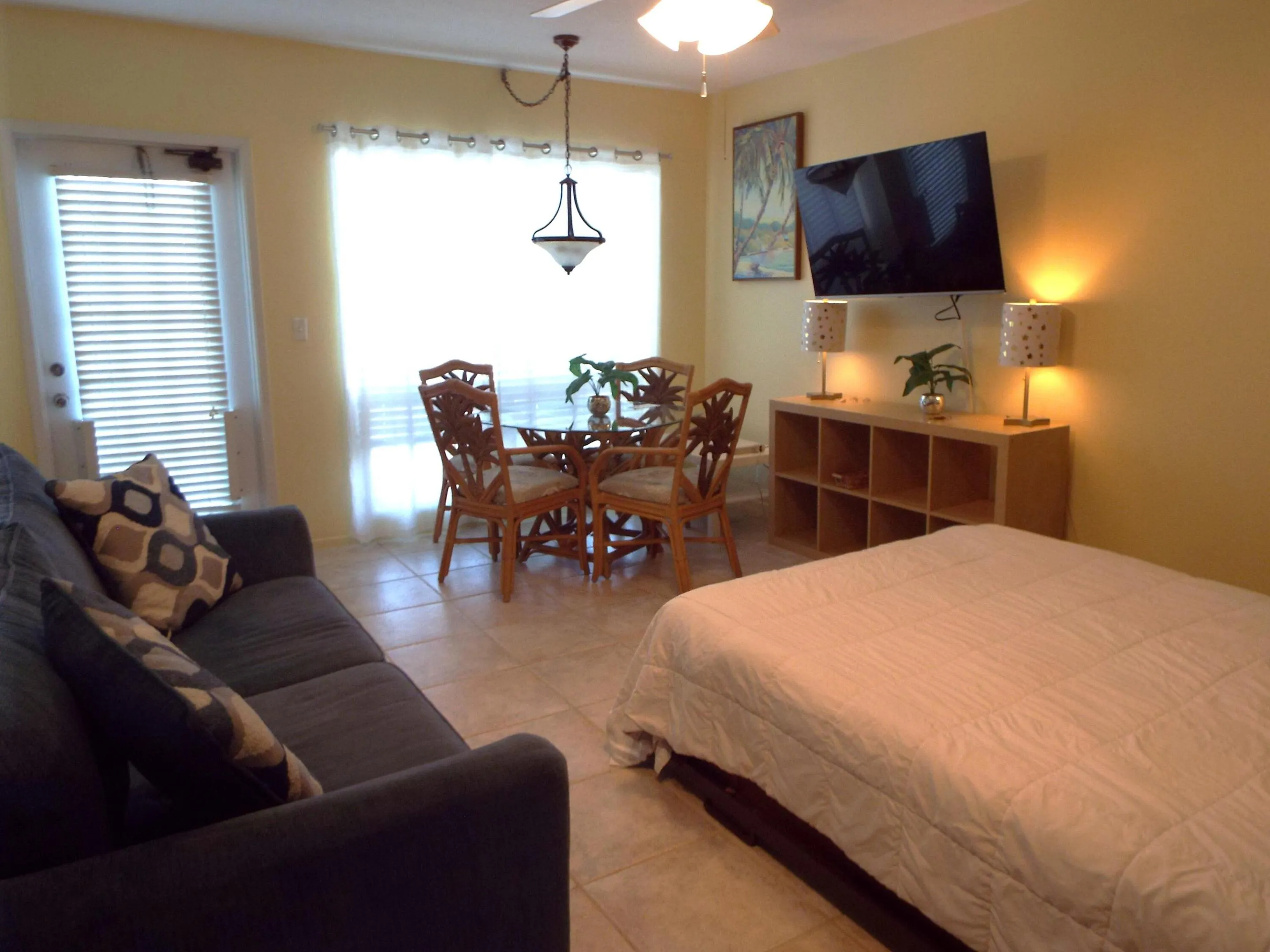 Main Living Area w/Murphy Bed