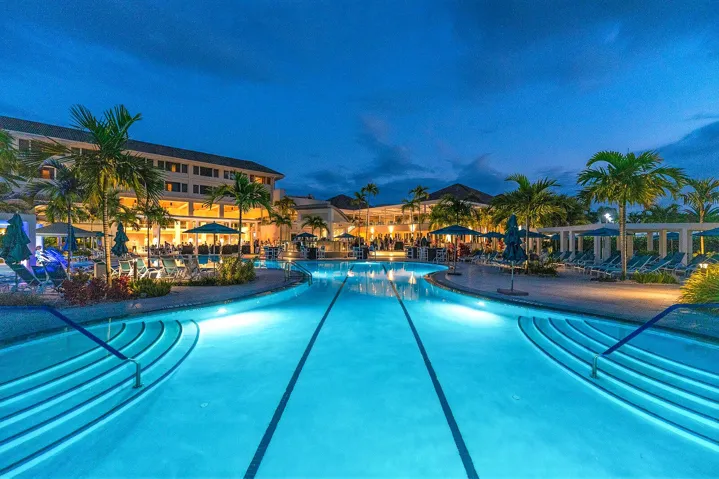 HR03- POOL