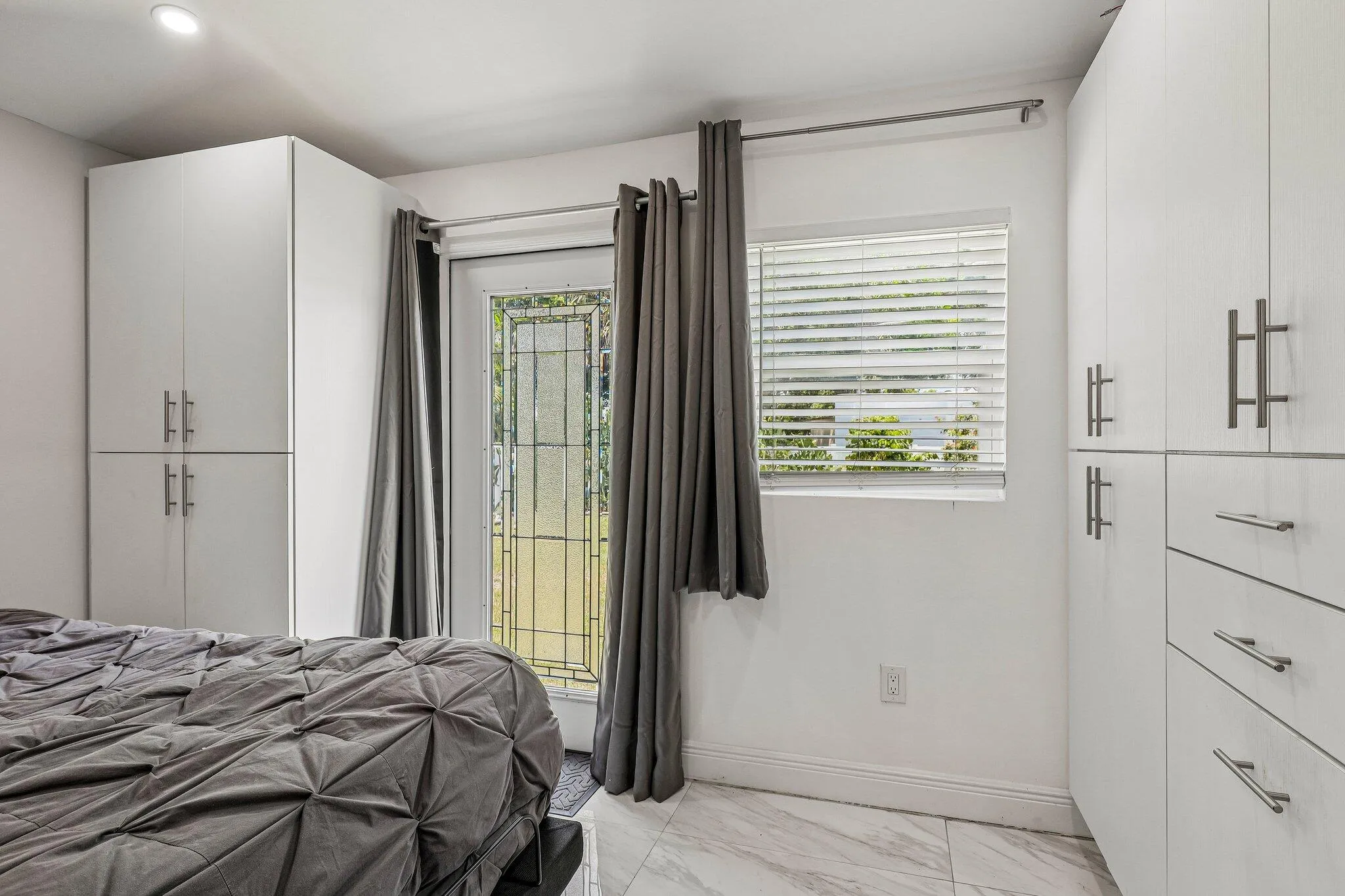 38-web-or-mls-N 22nd Ave-S2107-038