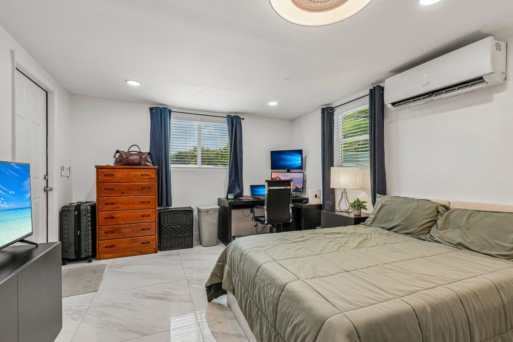 43-web-or-mls-N 22nd Ave-S2107-043