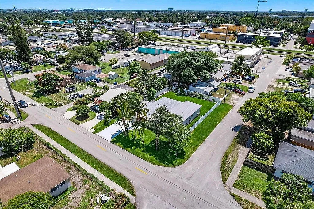24-web-or-mls-N 22nd Ave-S2107-024