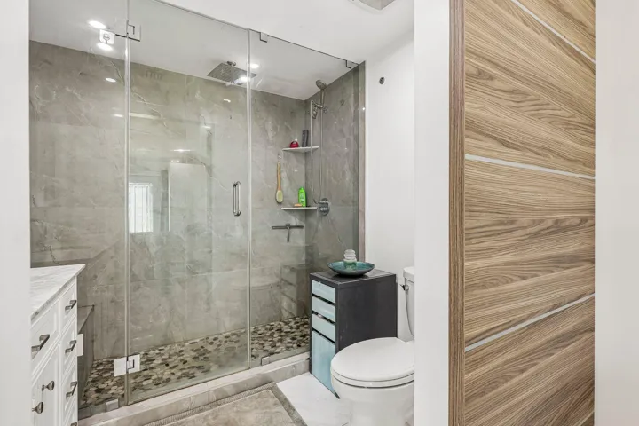 40-web-or-mls-N 22nd Ave-S2107-040