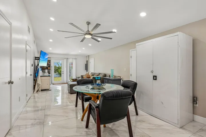 14-web-or-mls-N 22nd Ave-S2107-014