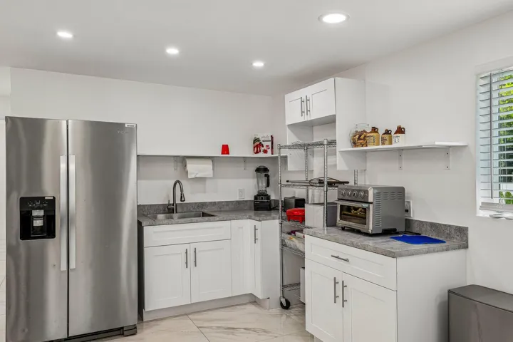 18-web-or-mls-N 22nd Ave-S2107-018