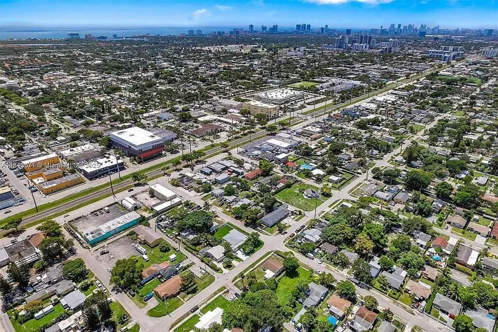 25-web-or-mls-N 22nd Ave-S2107-025