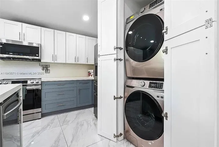 13-web-or-mls-N 22nd Ave-S2107-013