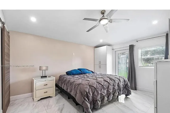 16-web-or-mls-N 22nd Ave-S2107-016
