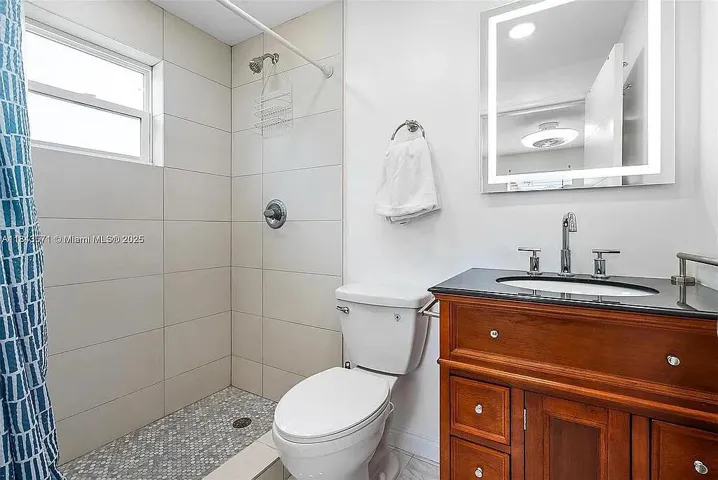 6-web-or-mls-N 22nd Ave-S2107-006
