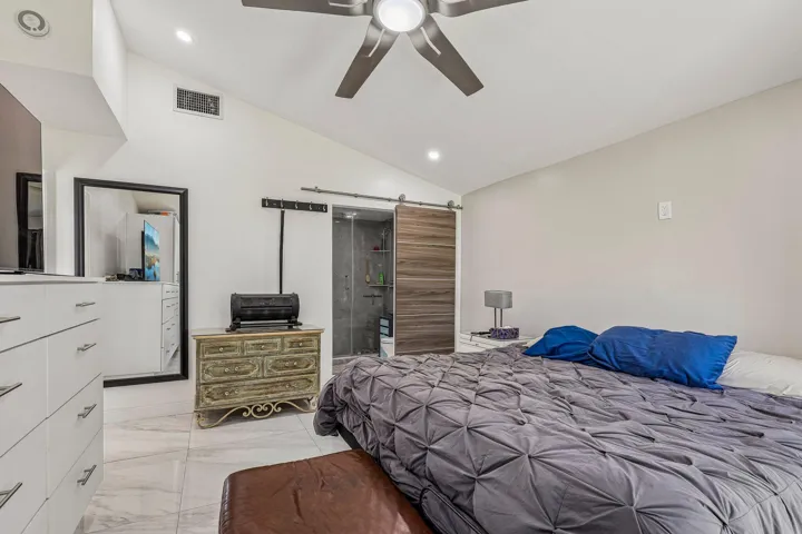39-web-or-mls-N 22nd Ave-S2107-039