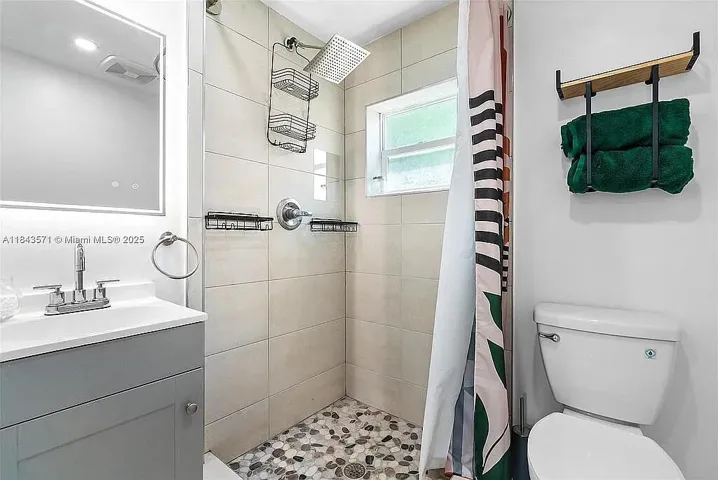 20-web-or-mls-N 22nd Ave-S2107-020