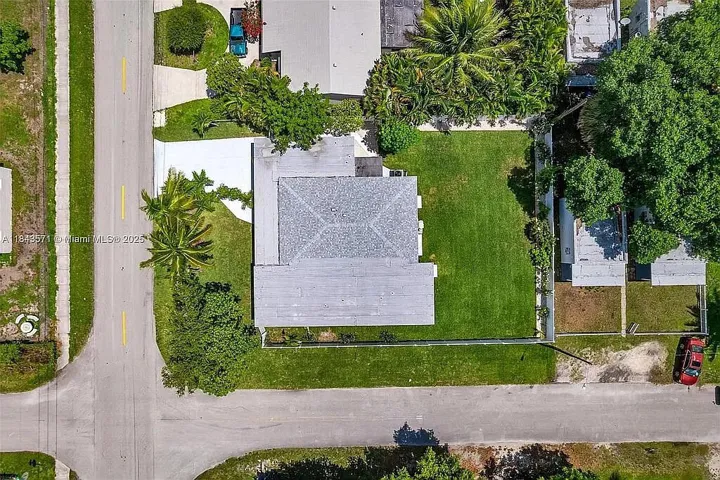 23-web-or-mls-N 22nd Ave-S2107-023
