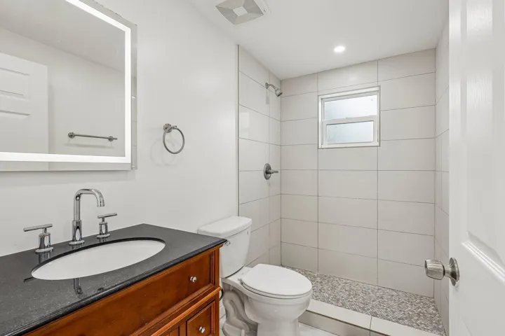 28-web-or-mls-N 22nd Ave-S2107-028