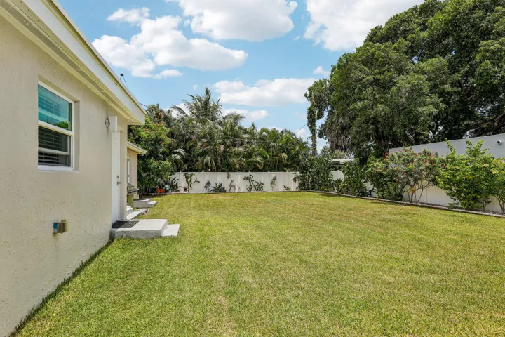 50-web-or-mls-N 22nd Ave-S2107-050