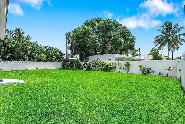 21-web-or-mls-N 22nd Ave-S2107-021