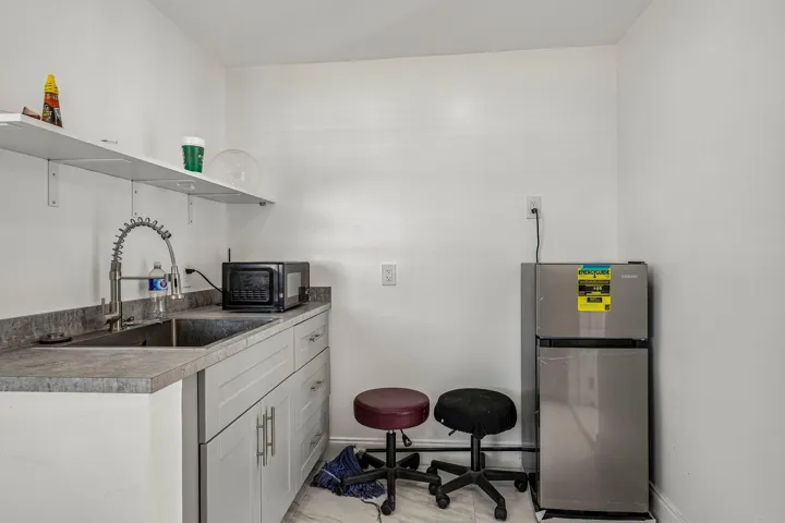 34-web-or-mls-N 22nd Ave-S2107-034