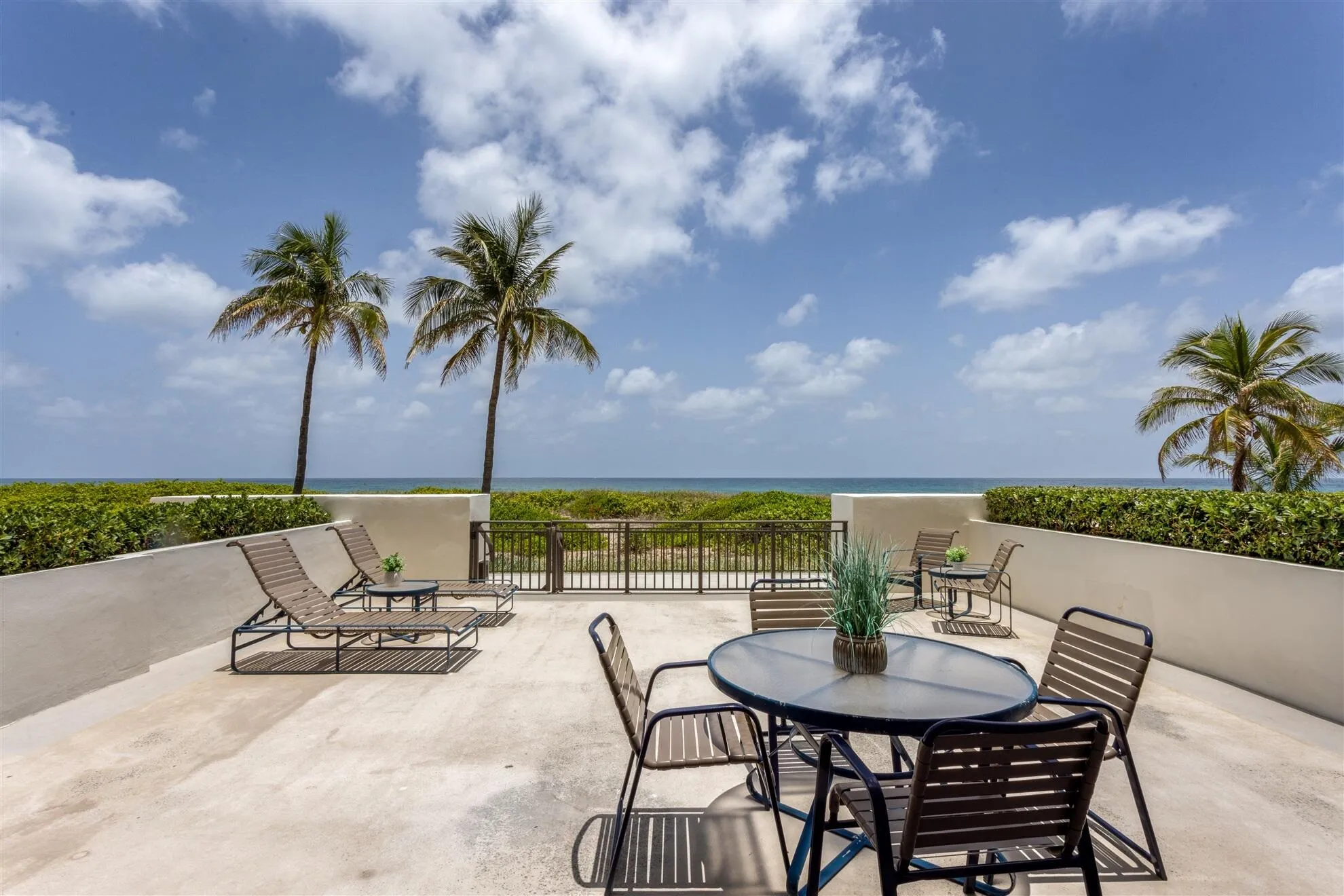 PRIVATE PATIO